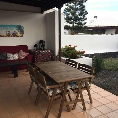 Residencial Alegranza Casa vacanze *